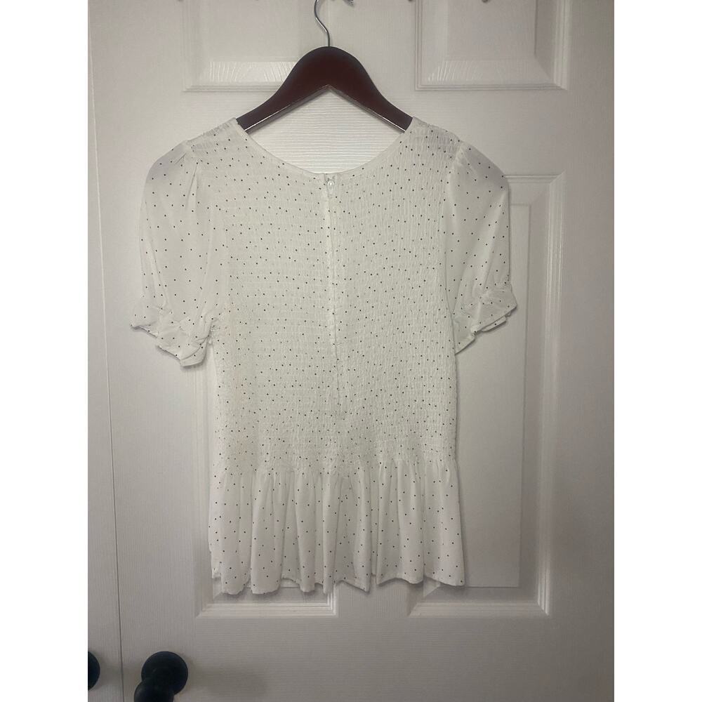 NWOT Mi Ami Boutique Smocked Babydoll White Short Sleeve Blouse Size Medium - Picture 2 of 4